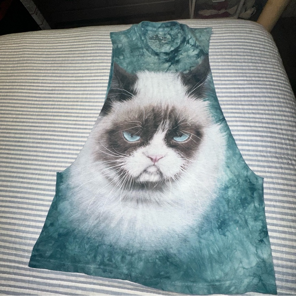 The Mountain T-Shirt Grumpy Cat Tie Dye Green Size Men’s Medium Cut For Gym Sesh